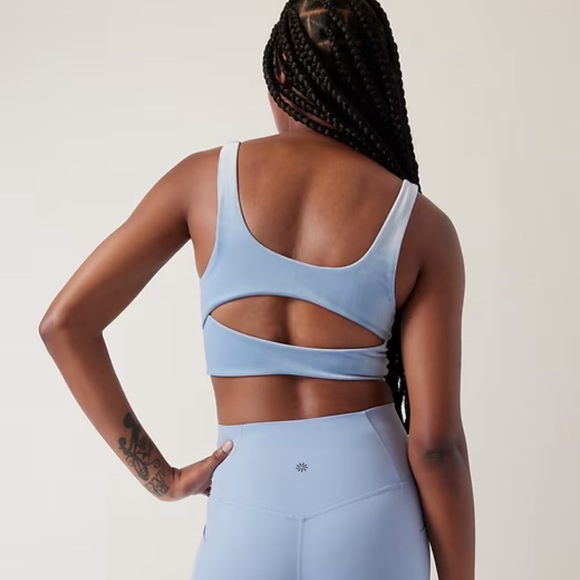 Athleta cut out crop workout top - Picture 2 of 6
